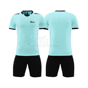 Uniforme de fútbol cómodo de alta calidad con logotipo personalizado El mejor uniforme de fútbol de tela para jóvenes - Product Image 1