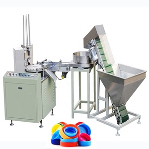 Sanli tự động <span class=keywords><strong>cap</strong></span> Liner Punch và chèn máy móc nhựa mũ có nắp đậy tấm lót chèn Máy Nhà Máy Giá - Product Image 1