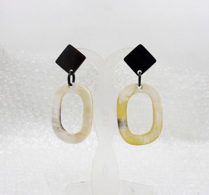 Pendientes de Cuerno Natural de Alta Calidad para Mujer, Joyería de Cuerno Natural para Uso Diario, Estilo Ojo de Búfalo, Tamaño Personalizado - Product Image 3