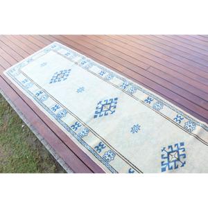 Alfombra Turca de 2.8x9.1 pies, Alfombra Floral Azul y Blanca de Lana - Product Image 3