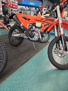 Nouvelles motos KTM 500 EXC-F 2025 authentiques en promotion - Product Image 6