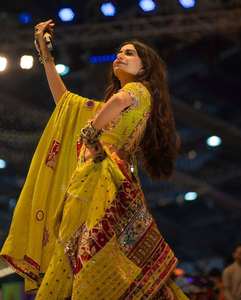 ชุดเลเฮนกาโชลีแบบกลับด้านได้สำหรับเทศกาลนาวรัตรี - เสื้อผ้าแฟชั่นสำหรับผู้หญิงทุกฤดูกาล - Product Image 6