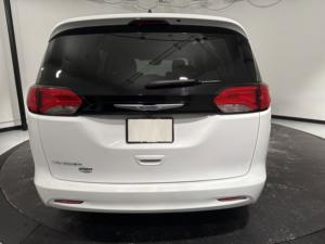 Chrysler Voyager LX 2023, Bien Cuidado y Limpio - Product Image 5