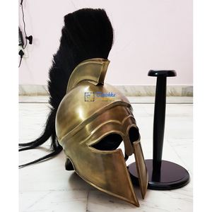 Casco antiguo de latón de alta calidad con penacho negro y soporte negro Casco decorativo medieval con precio al por mayor - Product Image 6