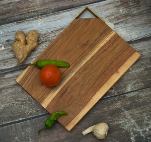Tabla de Cortar Rectangular con Asa para Colgar, Superficie Gruesa y Resistente para Cortar, Servir y Uso Diario en la Cocina - Product Image 1