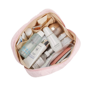 New Design <b>Large</b> Capacity PU <b>Cosmetic</b> <b>Bag</b> for Pink with Embroidery and Print Logo Polyester Zipper Closure Stylish Fashion - Product Image 4