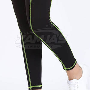 กางเกงโยคะแฟชั่นใหม่สำหรับผู้หญิง ขายส่ง กางเกงเลกกิ้งผู้หญิง ผลิตในปากีสถาน กางเกงโยคะเอวยางยืดสำหรับผู้หญิง - Product Image 4