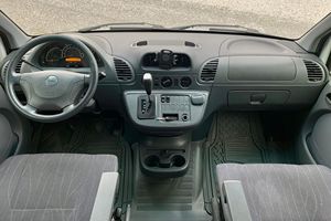 Camion Freig -htliner Spr -inter 2500 M-B Crui -ser d'occasion de 2003 - Product Image 4