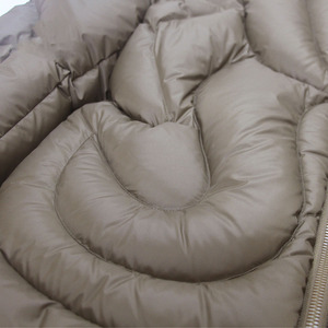 Manteau d'hiver en duvet personnalisé avec logo OEM Veste matelassée à capuche Streetwear Veste épaississante pour homme Manteau Veste pour homme - Product Image 4