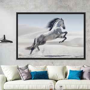 Impression sur toile Cheval au galop : Œuvre d'art animalière élégante pour la décoration intérieure, toile encadrée noire - Product Image 1