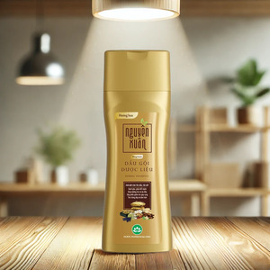 Champú Herbal Floral Tropical Premium para Cabello Graso, Control de Grasa, Cuidado Voluminizador, Fórmula Ligera y Fresca para el Cabello, Anticaspa - Product Image 2