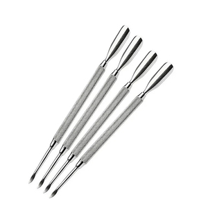 Pousse-cuticules professionnel pour manucure, accessoire de soin des ongles et application en salon, outil de beauté pour les cuticules. - Product Image 1