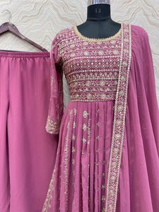 Nouveau Designer Party Wear Look Soie Avec Broderie Travail Robe Avec Dupatta Indien Ethnique Porter Robe De Mariée Naira Cut Long Kurti - Product Image 4