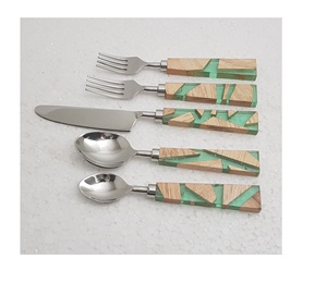 Ensemble de couverts en acier inoxydable chic avec manche en résine de bois argenterie articles ménagers décor de mariage couverts polis en miroir dessus de table - Product Image 1