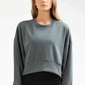 Sudadera Corta Personalizable para Mujer, Sudadera Moderna para Ropa Deportiva y Tendencias Urbanas, Top Informal Cortado para Mujer - Product Image 6