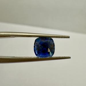 Ceylan gros saphir bleu naturel haute qualité à facettes pierres précieuses en vrac coussin chauffant anneaux coupés qualité importée 6.42x4.60mm - Product Image 4
