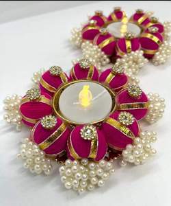 Ensemble de bougeoirs indiens Gota Patti faits à la main pour le festival Diwali Puja Diyas Wedding Tea Light Holder for Dinning Table - Product Image 1