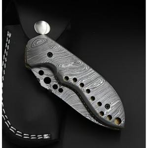 Couteau de poche pliant en acier damas fait à la main personnalisé couverture en cuir de chasse pliable avec support OEM gravé à la main - Product Image 6