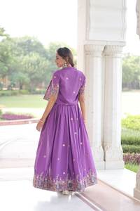 Robe en soie Vichitra de qualité supérieure avec broderie de sequins et de fils Zari, qualité d'exportation indienne, fabricant de Surat - Product Image 3