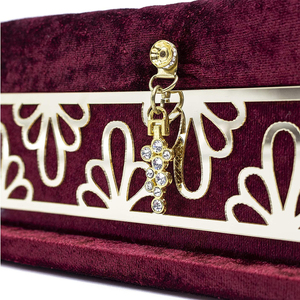 Corán Sagrado con Cubierta de Terciopelo Marrón, Superventas, el Mejor Regalo, Diseño Hermoso Personalizado en Terciopelo - Product Image 3