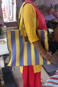 Sacs à rayures tissés en nylon sur mesure disponibles dans un assortiment de couleurs vives pour le shopping et les promotions - Product Image 2