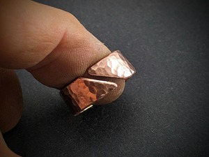 แหวนทองแดงชุบเงินสุดหรูเพื่อความสมดุลของพลังงานดีไซน์แบบปรับได้และใช้ได้ทั้งชายและหญิงสำหรับห่วงทองแดงบริสุทธิ์เพื่อสุขภาพ - Product Image 5