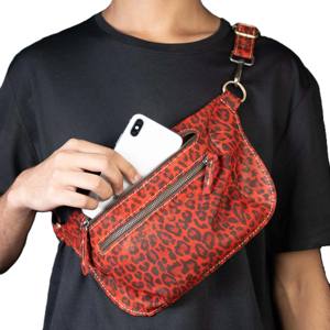 Sac de Poitrine Antivol en Cuir Véritable pour Homme, Vente en Gros OEM, avec Fermeture Éclair, Logo Personnalisé, Sac Bandoulière Sport, Sac Banane de Randonnée, Sac de Voyage - Product Image 3