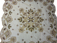 Ensemble de nappes et chemins de table carrés personnalisés en organza brodé floral fait main 100x100cm – Élégant et jetable pour la salle à manger