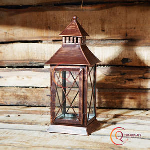 นำเสนอโคมไฟที่ได้แรงบันดาลใจจากวินเทจพร้อมกรอบโลหะแบบเรียบง่ายและแผงกระจกเพื่อการตกแต่งบ้านที่ไร้กาลเวลา - Product Image 6