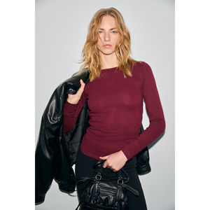 ETHIQUET INSSAZA Blusa ajustada con fruncido para mujer - Product Image 3
