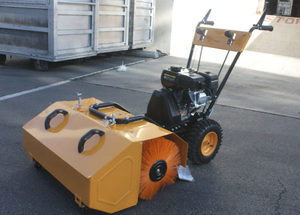เครื่องกวาดหิมะสีเหลืองพร้อมเครื่องยนต์และแปรงสำหรับใช้งานกลางแจ้ง - Product Image 6