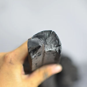 Bâton de charbon de bois noir en mangrove naturelle pour four de cuisson barbecue Vietnam charbon de bois dur en morceaux Greenfire GF1 3-4 heures - Product Image 1