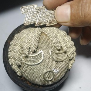 Pendentif personnalisé LL Hip Hop Cartoon 3D en or blanc, argent sterling 925, diamant Moissanite VVS, affichage du nom glacé - Product Image 2