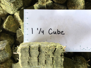 Bán buôn khối cỏ linh lăng và viên cho thỏ guinea lợn động vật nhỏ thức ăn chăn nuôi mua với số lượng lớn với giá rẻ - Product Image 3