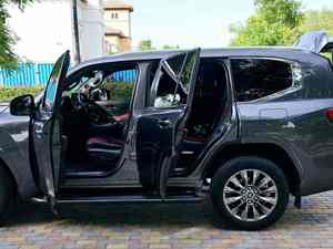 GRAND TOURING 2024, Motor V8 de 4.5L, Automático, Cámara de Visión 360°, Techo Panorámico, Asientos de Cuero - Product Image 4