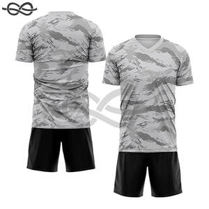 เสื้อฟุตบอลออกแบบได้เองเสื้อยืดโพลีเอสเตอร์ใหม่สำหรับผู้ใหญ่เสื้อผ้าแข่งขันฟุตบอลออกแบบได้สีโลโก้สโมสร - Product Image 6