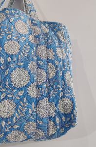 Sac fourre-tout matelassé en coton imprimé main indienne | Sac à bandoulière | Parfait pour les cadeaux, les cadeaux de Noël, les sacs de voyage - Product Image 3