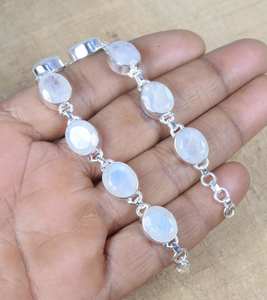 Pulsera de Plata de Ley con Piedra Lunar Arcoíris, Ajustable, con Gema Ovalada, Joyería Hecha a Mano, Elegante Regalo para Mujer - Product Image 4