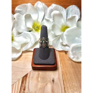 Anillo de Hombre de Plata de Ley 925 de 14k Hecho por Artesanos Navajo, Talla 7.5, Estilo Étnico con Engaste Invisible, Bañado en Rodio para Uso Diario - Product Image 1
