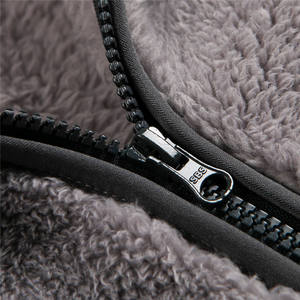 "Chaqueta de forro polar Premium para hombre con cremallera completa y Capucha ajustable, suave y cálida para senderismo en climas fríos y deportes al aire libre" - Product Image 4