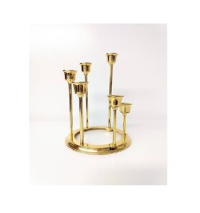 Apportez de la lumière et de la sophistication à votre intérieur avec des bougeoirs en fil d'or minimaux conçus pour le style et la sérénité - Product Image 4