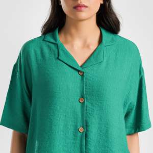 Blusa Verve Chic Retro de Lino Bordado en Verde, Talla XL, 100% Lino, Corte Ajustado, Ideal para Fiestas en Primavera y Otoño - Product Image 5