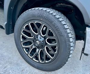 2016มือสองสำหรับโตโยต้าทุนดราพร้อมไดรฟ์ FWD ภายในทำจากหนังสีเข้ม - Product Image 5