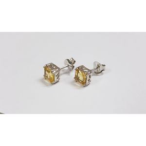 Boucles d'oreilles tendance religieuses en laiton, zircon carré de 6 mm, forme papillon géométrique, sertissage clos de diamant taille princesse pour les fêtes - Product Image 1
