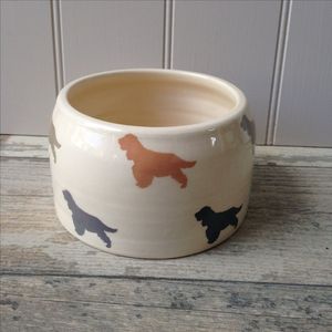 Bol pour animaux de compagnie en céramique au design unique pour chiens qui améliore le style intérieur de la maison tout en offrant une solution d'alimentation fonctionnelle - Product Image 5