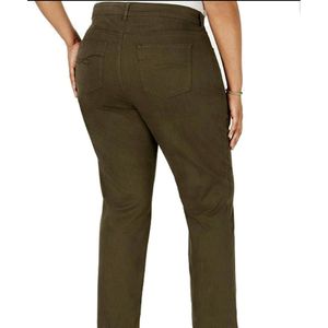 Style & Co Jeans de pierna ajustada con control de abdomen para mujer, talla grande, color verde oliva, talla 16W - Product Image 2