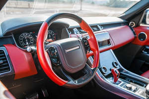 Range Rover Sport SVR 4WD 2019 Disponible para la Venta con Bajo Kilometraje, Motor de Gasolina y Transmisión Automática de 8 Velocidades - Product Image 5