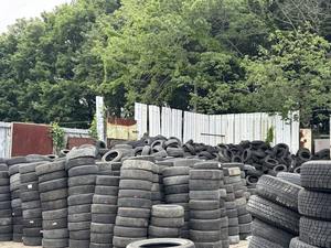 Compre Neumáticos Usados en Venta, Calidad de Exportación, Gran Cantidad, Flancos y Banda de Rodadura Limpios, Profundidad de Banda de Rodadura Ideal, Ideal para Revendedores a Precios Económicos - Product Image 2