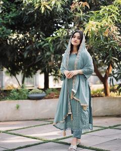 Conjunto de ropa de fiesta de diseñador Heavy Faux Georgette Kurta Bottom & Dupatta - Product Image 2