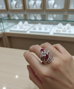 แหวนเงินแท้ 925 คุณภาพพรีเมียม ประดับเพชรโมอิสซาไนต์และพลอยสีชมพู - Product Image 2